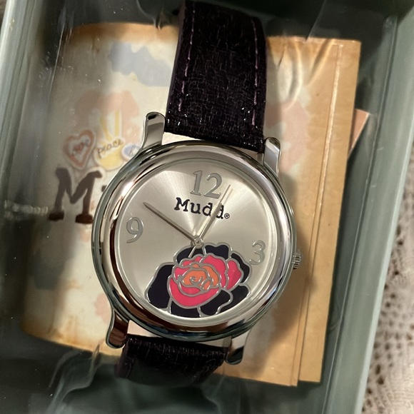 Two new ladies/girls wrist watches by mudd, retail value 24.99 each - Picture 3 of 3